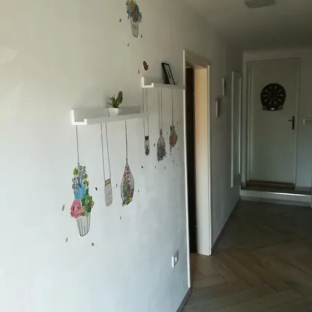 Lori 公寓 *